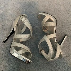 Fioni Night Women’s Strappy Heels